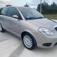 Lancia Ypsilon 1.3 MJT 75 CV Argento