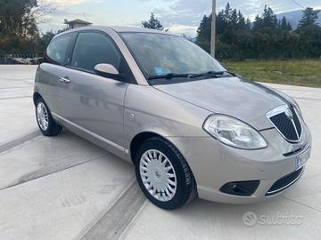 Lancia Ypsilon 1.3 MJT 75 CV Argento