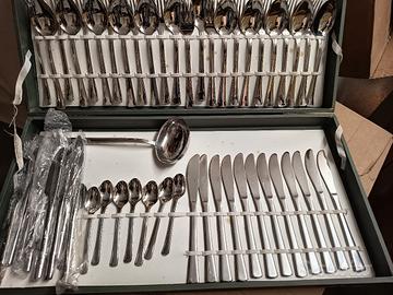 set di posate in acciaio....NUOVE