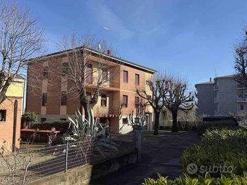 Casa indipendente di 227 m² con più di 5 locali e 