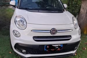 Fiat 500L autocarro bianca