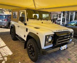 LAND ROVER Defender 90 2.2 TD4 Station Wagon