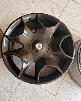 Cerchi in lega neri – Set da 4 – €450 trattabili!