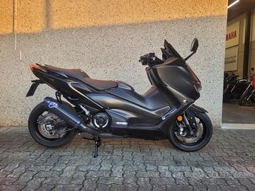 Yamaha T Max 560