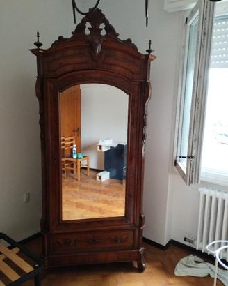 Mobile in legno massello stile Vintage  Bello