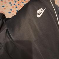 Tuta Nike nera con logo bianco