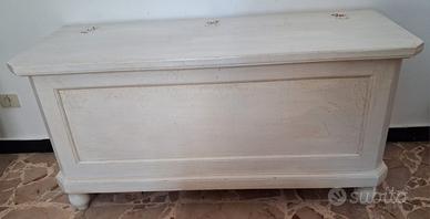 panca contenitore con appendi abiti