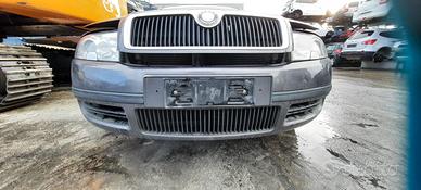 SKODA SUPERB 2004 - PARAURTI ANTERIORE