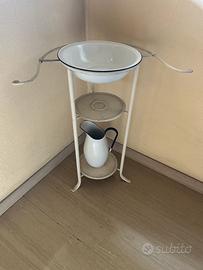 Lavatoio vintage antico d’epoca