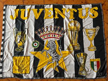 Juventus bandiera 22º scudetto