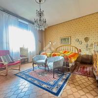 VILLA A SCHIERA A PRATO