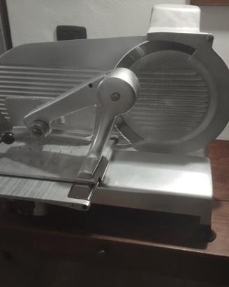 affettatrice OMAS lama 35 volt 220