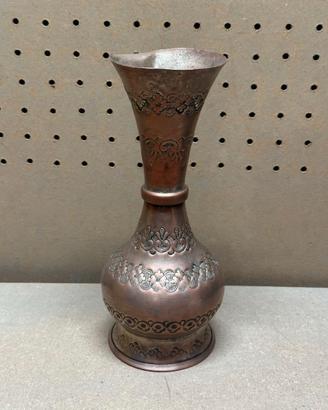 Vaso antico in rame inciso persiano arabo