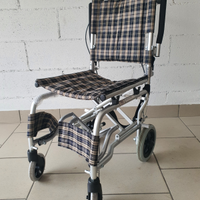 Sedia a rotelle da viaggio pieghevole