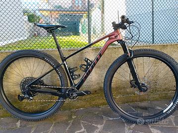 MTB Giant Modello XTC Telaio in Carbonio