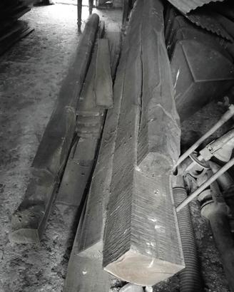 Travi e travetti legno castagno  stagionati.