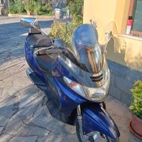 Suzuki burgman 250