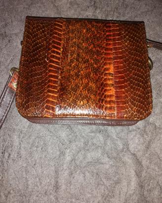 pochette a tracolla 