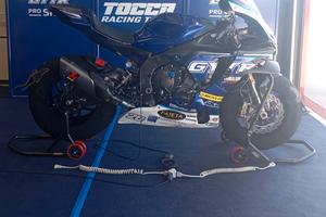 Yamaha R1 Race