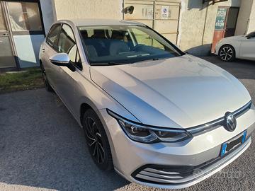 Volkswagen Golf 8 1.0 TSI EVO Life 110 CV