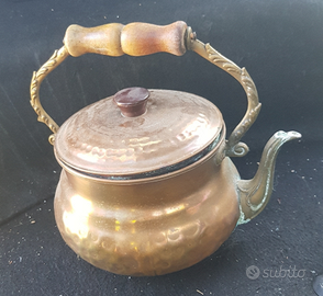 Oggetti rame e peltro e candelabro ferro battuto