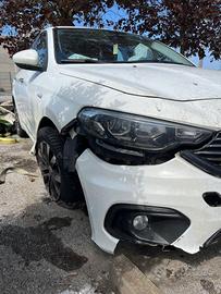 Fiat Tipo 2020 incidentata