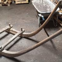 Antica slitta per trasporto legna