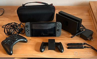 Nintendo switch + controller pro + custodia