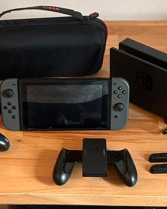 Nintendo switch + controller pro + custodia