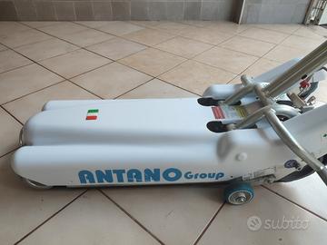 Montascale a cingoli per carrozzina disabili