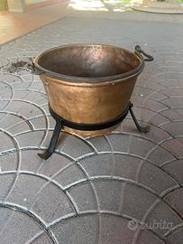 Paiolo in rame con supporto in ferro battuto