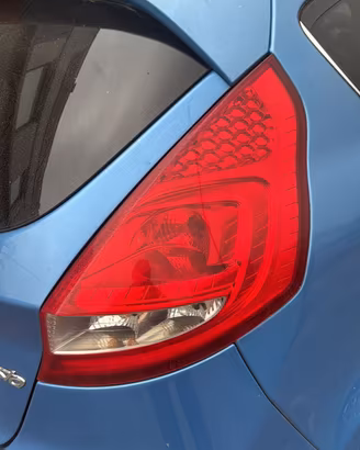 Fanale posteriore dx FORD FIESTA 2010 colore JA8 5