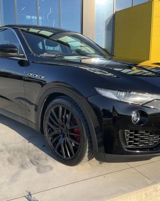 MASERATI Levante V6 AWD Nerissimo Edition