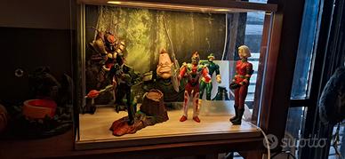 Lotto Action figure più Vetrinetta con led