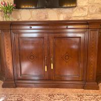 mobili  divani como' sedie e tavolo e tavolini