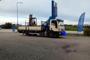Iveco con gru 