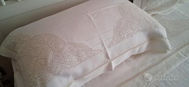 completo letto in  puro lino e uncinetto