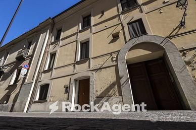 MAGAZZINO RISTRUTTURATO NEL CENTRO STORICO