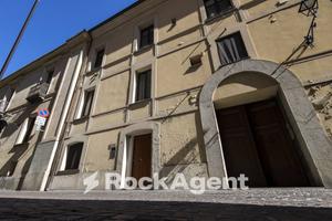 MAGAZZINO RISTRUTTURATO NEL CENTRO STORICO