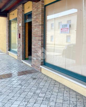 NEGOZIO A QUINZANO D'OGLIO