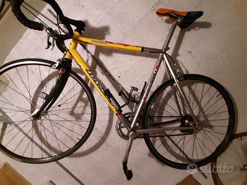 Basso Nova - Bici da corsa Italiana - Shimano 105