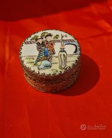 vintage scatolina argentata cinese 