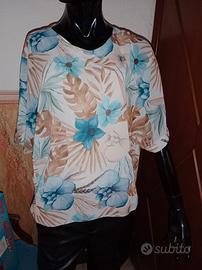 blusa a fiori 