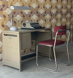 Scrivania Olivetti