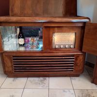 Mobile radio con giradischi Fonmusik anni '40