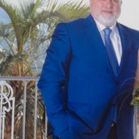 Uomo di compagnia-autista