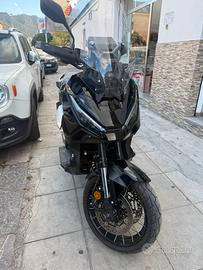 X adv 750