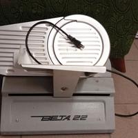Affettatrice Elettrica Beta Lama 22