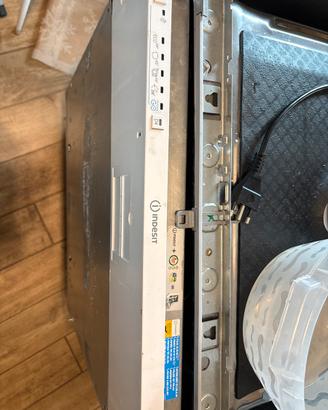 Lavostoglie indesit