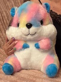 Peluche criceto arcobaleno alto 34 cm